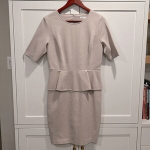Trina Turk Bone Fully Lined Short Sheath Peplum Waist Stretchy Dress Size 10